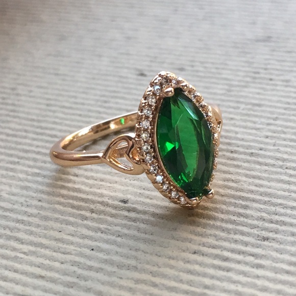 18k yellow gold emerald engagement wedding ring - Picture 8 of 8